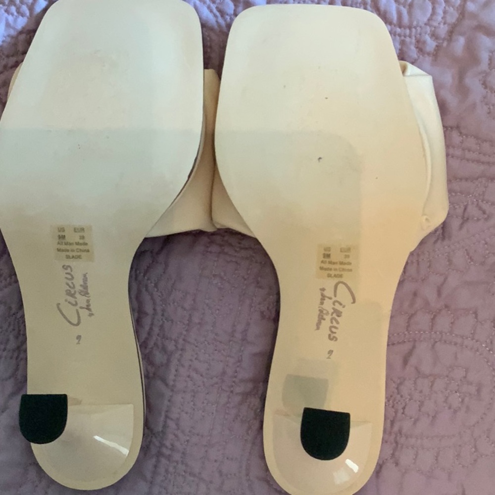 Chic Cream Ruffle Sandals - Picture 4 of 5
